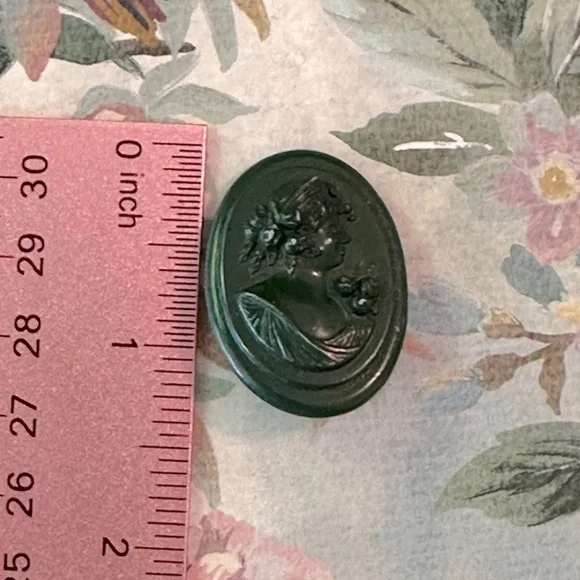 RARE Antique Victorian Mourning Cameo Brooch/Pin Vulcanite Dark Green - Picture 4 of 8